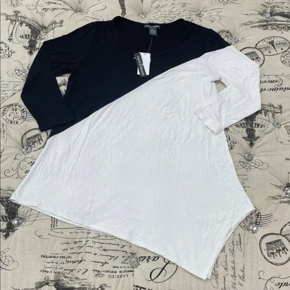 Chelsea & Theodore 3/4 Sleeve Asymmetrical Hem Top